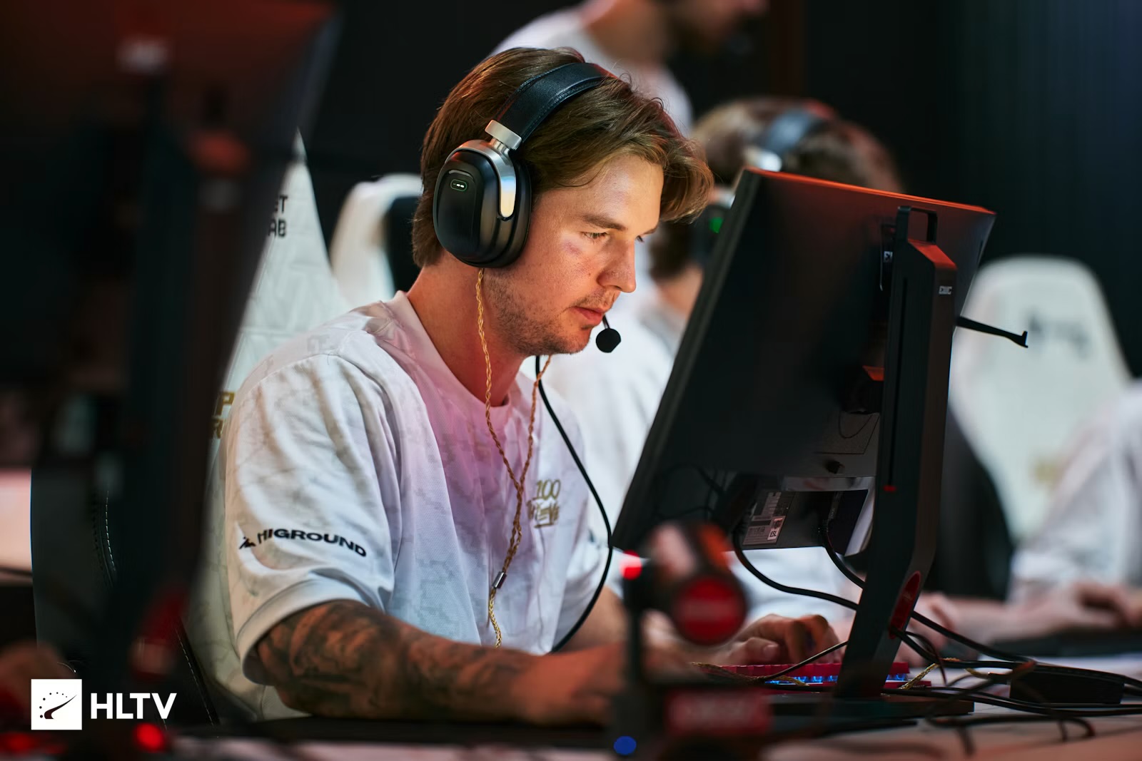 Astralis ja 100 Thieves kohtaavat Stake Pulse Beat II -välierissä